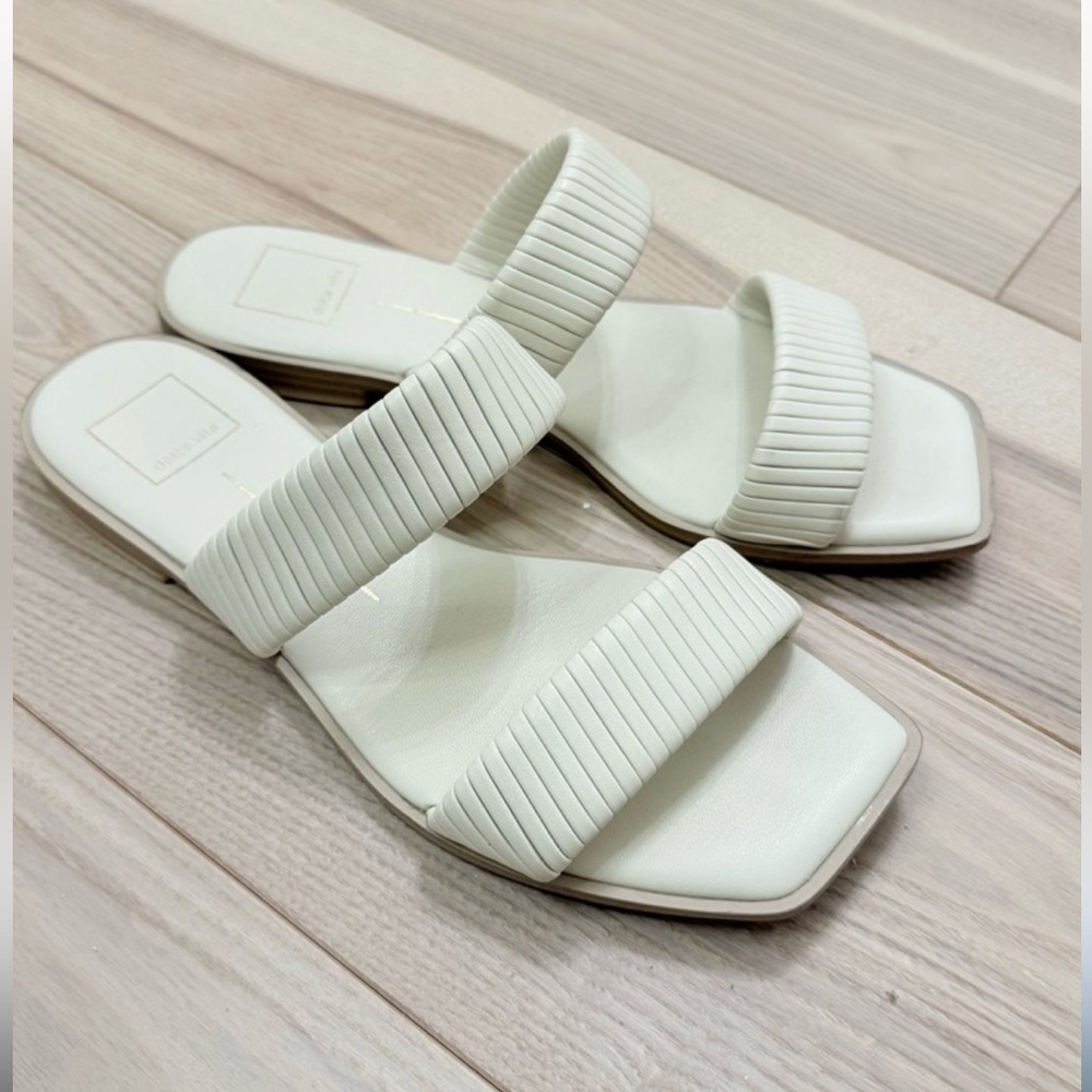 Dolce Vita ILIZE white sandals, barely worn like new